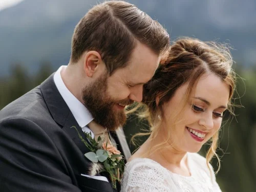 Der Kosmische Nomade: Eine Analyse des Schütze-Mannes mit Zwillinge-Mond