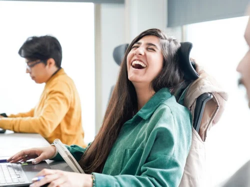 Der strategische Feuersturm: Warum der Widder-Mann mit Krebs-Deszendent die ultimative Führungskraft der Emotionen ist