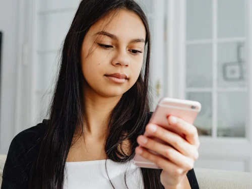 The Intellectual Anarchist: Decoding the Maverick Genius of Uranus in the 9th House