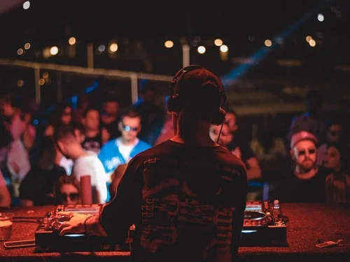 1. Ev Yöneticisinin 7. Evdeki Etkileri: Kimliğinizi İlişkilerde Keşfetme Sanatı