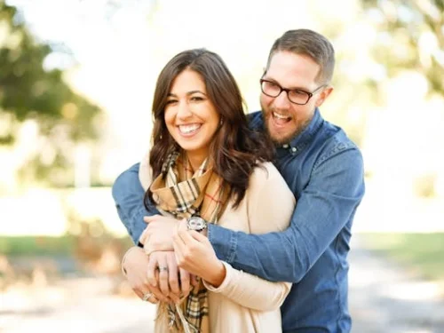 Doğum Haritasında 2. Ev Aslan Burcu: Görkemli Kaynakların ve Öz Değerin Sırrı