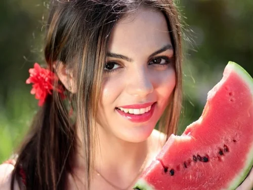 2. Ev Yöneticisi 10. Evde: Kariyerde Maddi Güvenlik Arayışı