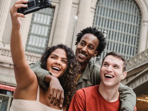 Doğum Haritasında 5. Ev İkizler Burcu: Zeka, Yaratıcılık ve İlişkiler