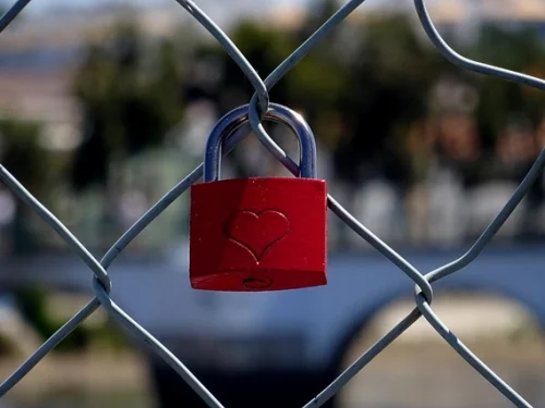 Al Rescha Sabit Yıldızı: Astrolojik Anlamı, Evler ve Burçlar Üzerindeki Etkisi