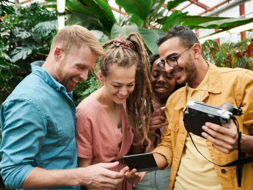 Chiron Boğa Burcunda: Maddi Güvenlik ve Öz Değerin Yaraları