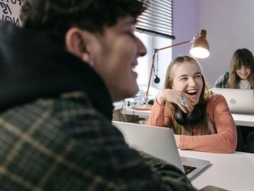 Haris Sabit Yıldızı: Astrolojik Anlamı, Evler ve Burçlarda Etkisi ile Hesaplama Rehberi