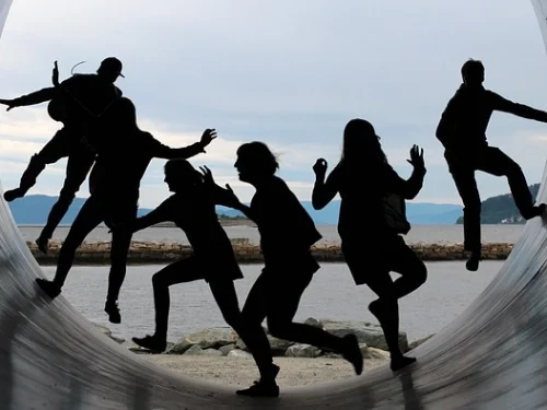 Kuzey Ay Düğümü Koç Burcunda: Cesaretin ve Öz Liderliğin Yolu