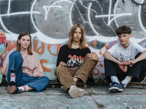 Satürn 7. Evde: İlişkilerde Sınav, Yapı ve Kalıcılık