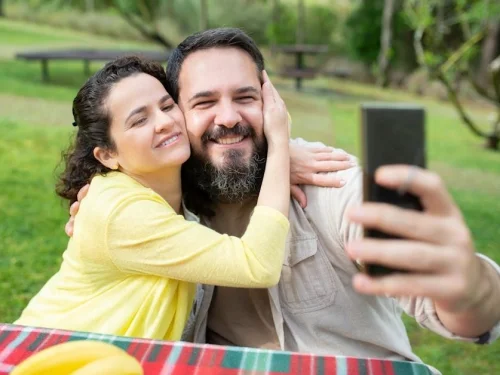 Yengeç Erkeği Yengeç Kadını Uyumu: Evde Huzur ve Derin Bir Bağ