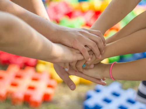 Yükselen Aslan Yükselen Kova Uyumu: İhtişam ve İdeallerin Dengesi