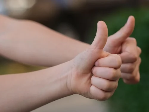 Yükselen Başak Yükselen Koç Uyumu: Detaycı Zeka ve Ateşli İrade